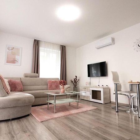 Sunsuite Szeged Buitenkant foto